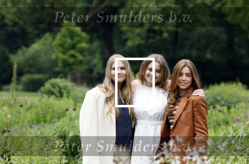 Den Haag 7 juni 2024
Fotouurte met de koninklijke familie op Huis ten Bosch .
Aanwezig Koning Willem Alexander Koningin Maxima Prinses Amalia Prinses Alexia Prinses Ariane en hun hondje Rambo.