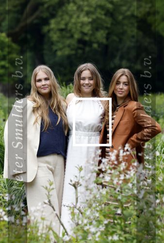 Den Haag 7 juni 2024
Fotouurte met de koninklijke familie op Huis ten Bosch .
Aanwezig Koning Willem Alexander Koningin Maxima Prinses Amalia Prinses Alexia Prinses Ariane en hun hondje Rambo.