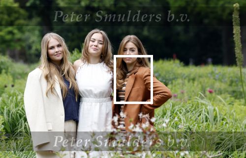 Den Haag 7 juni 2024
Fotouurte met de koninklijke familie op Huis ten Bosch .
Aanwezig Koning Willem Alexander Koningin Maxima Prinses Amalia Prinses Alexia Prinses Ariane en hun hondje Rambo.