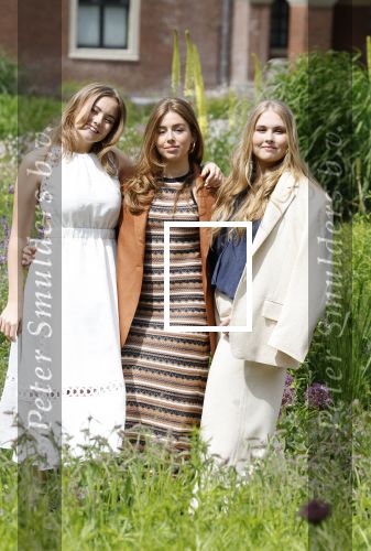 Den Haag 7 juni 2024
Fotouurte met de koninklijke familie op Huis ten Bosch .
Aanwezig Koning Willem Alexander Koningin Maxima Prinses Amalia Prinses Alexia Prinses Ariane en hun hondje Rambo.