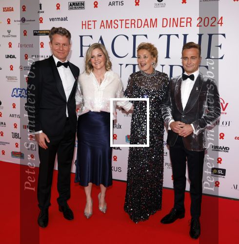 Amsterdam 8 juni 2024
Het Amsterdam diner in AFAS live . Vele Bekende mensen en zakenmensen kwamen naar het gala waar geld opgehaald wordt voor het aids fonds. Prinses Mabel