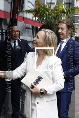 Den Haag 13 juni 2024
Prinses Margarita en Cees Wijburg arriveren bij Hotel des Indes voor de nationale veteranendag.