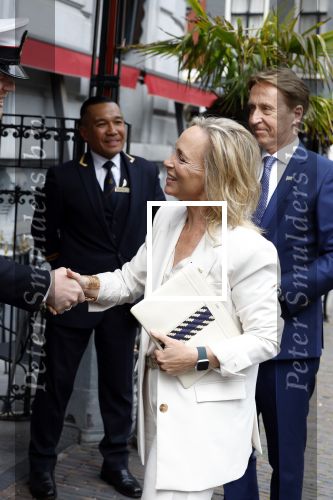 Den Haag 13 juni 2024
Prinses Margarita en Cees Wijburg arriveren bij Hotel des Indes voor de nationale veteranendag.