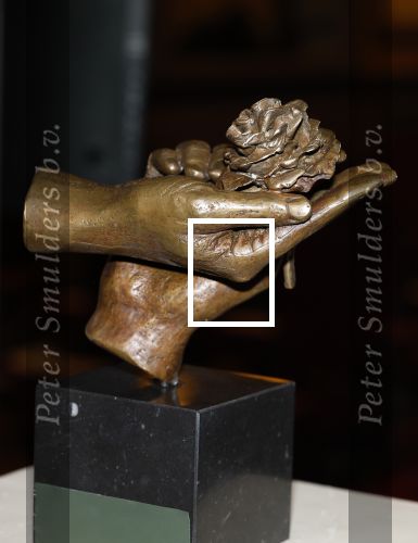 Den Haag 13 juni 2024
Prinses Margarita en Cees Wijburg arriveren bij Hotel des Indes voor de nationale veteranendag. Prinses Margarita maakte een bronzen beeld met een hand en een Anjer