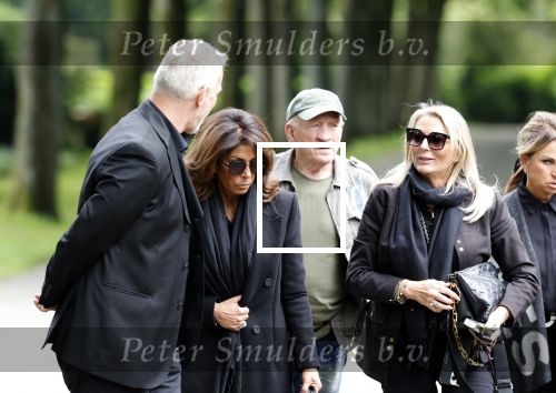 Rotterdam 14 juni 2024 
Begrafenis en besloten kring van Jan v Galen de vader van Rachel Hazes op begraafplaats Hofwijk in de witte kapel. Aanwezig beste vrienden Jaqueline Laats Jeanine Heruer Joop Kruis Ricardo Klaverdijk en Loes v Katwijk