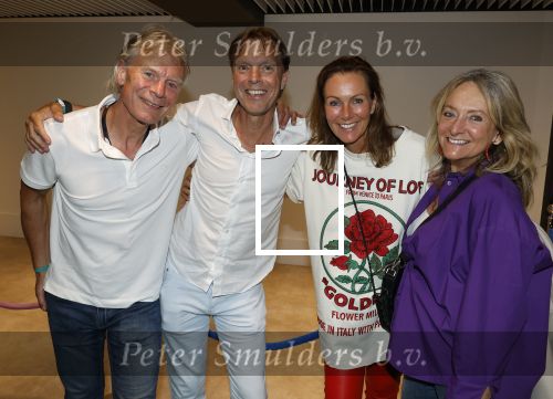 Amsterdam 25 mei 2024
Feestje na concert van de Toppers in de Johan Cruijff Arena. Rene Oosterman met zijn vrouw en vrienden