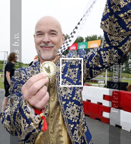 Lelystad 13 juni 2024
Rob kamphues en Jan Jaap v Roon organiseren met stichting groot hart een event , het grote race circus komt eraan, op de kartbaan in Lelystad .  Patrick Stoof is de presentator en ook Jack Plooij draagt zijn steentje bij. Rob Kamphues was er samen met zijn vriendin