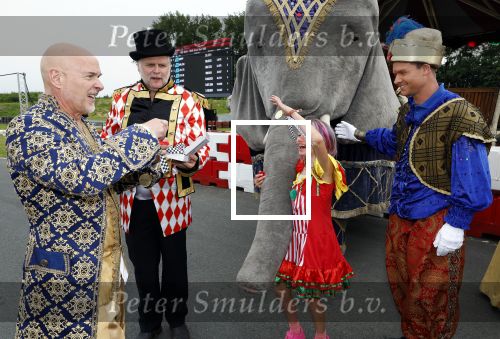 Lelystad 13 juni 2024
Rob kamphues en Jan Jaap v Roon organiseren met stichting groot hart een event , het grote race circus komt eraan, op de kartbaan in Lelystad .  Patrick Stoof is de presentator en ook Jack Plooij draagt zijn steentje bij. Rob Kamphues was er samen met zijn vriendin