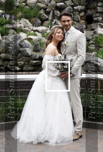 Arnhem 27 mei 2024
Trouwen Robbert de Nijs en zijn vrouw Sharon in Burgers Zoo. Zijn vader Rob de Nijs en moeder Belinda Meuldijk waren de getuigen .