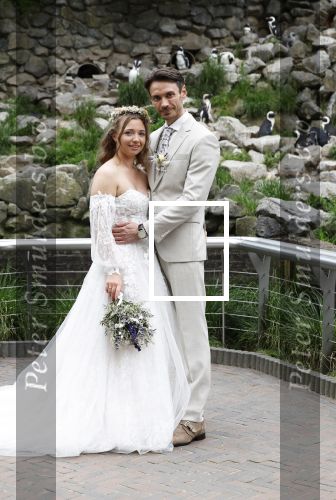 Arnhem 27 mei 2024
Trouwen Robbert de Nijs en zijn vrouw Sharon in Burgers Zoo. Zijn vader Rob de Nijs en moeder Belinda Meuldijk waren de getuigen .