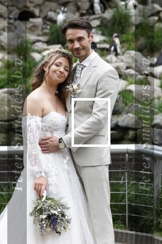 Arnhem 27 mei 2024
Trouwen Robbert de Nijs en zijn vrouw Sharon in Burgers Zoo. Zijn vader Rob de Nijs en moeder Belinda Meuldijk waren de getuigen .