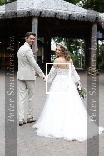 Arnhem 27 mei 2024
Trouwen Robbert de Nijs en zijn vrouw Sharon in Burgers Zoo. Zijn vader Rob de Nijs en moeder Belinda Meuldijk waren de getuigen .