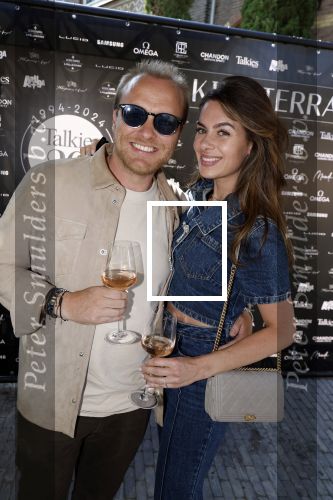 Amsterdam 6 juni 2024
Talkies terras awards bij het College Hotel . Sebastiaan v Dam met zijn vrouw