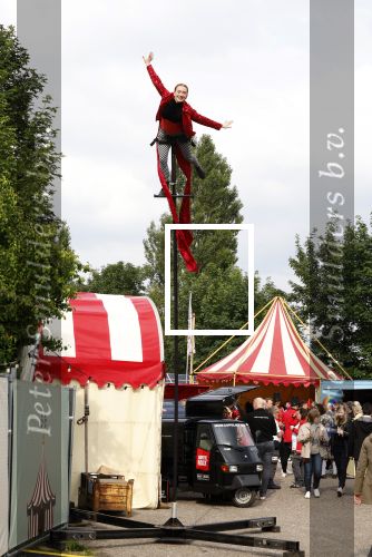 Lelystad 13 juni 2024
Rob kamphues en Jan Jaap v Roon organiseren met stichting groot hart een event , het grote race circus komt eraan, op de kartbaan in Lelystad .  Patrick Stoof is de presentator en ook Jack Plooij draagt zijn steentje bij.