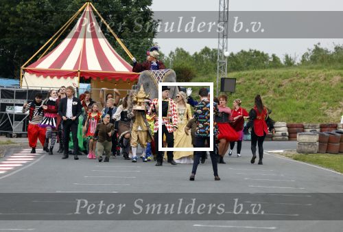Lelystad 13 juni 2024
Rob kamphues en Jan Jaap v Roon organiseren met stichting groot hart een event , het grote race circus komt eraan, op de kartbaan in Lelystad .  Patrick Stoof is de presentator en ook Jack Plooij draagt zijn steentje bij.