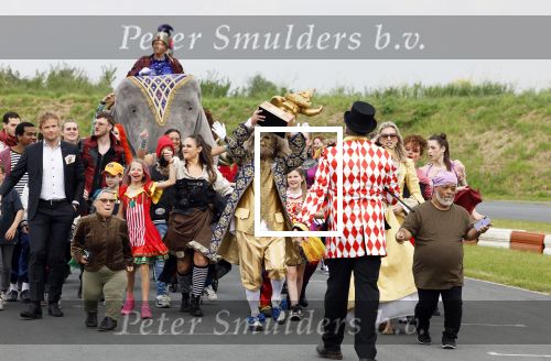 Lelystad 13 juni 2024
Rob kamphues en Jan Jaap v Roon organiseren met stichting groot hart een event , het grote race circus komt eraan, op de kartbaan in Lelystad .  Patrick Stoof is de presentator en ook Jack Plooij draagt zijn steentje bij.