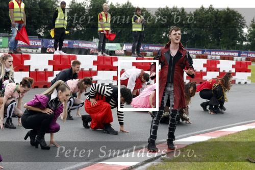 Lelystad 13 juni 2024
Rob kamphues en Jan Jaap v Roon organiseren met stichting groot hart een event , het grote race circus komt eraan, op de kartbaan in Lelystad .  Patrick Stoof is de presentator en ook Jack Plooij draagt zijn steentje bij.