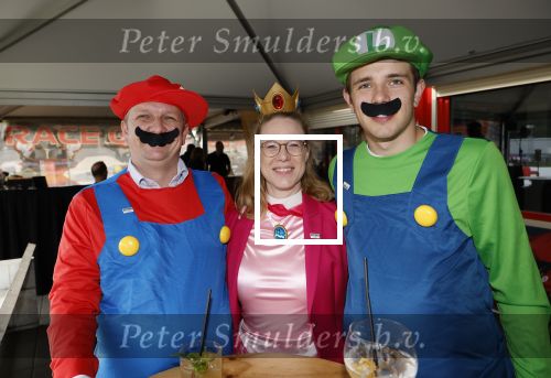 Lelystad 13 juni 2024
Rob kamphues en Jan Jaap v Roon organiseren met stichting groot hart een event , het grote race circus komt eraan, op de kartbaan in Lelystad .  Patrick Stoof is de presentator en ook Jack Plooij draagt zijn steentje bij.