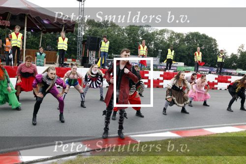 Lelystad 13 juni 2024
Rob kamphues en Jan Jaap v Roon organiseren met stichting groot hart een event , het grote race circus komt eraan, op de kartbaan in Lelystad .  Patrick Stoof is de presentator en ook Jack Plooij draagt zijn steentje bij.