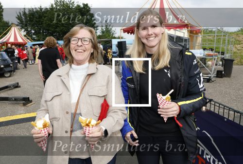 Lelystad 13 juni 2024
Rob kamphues en Jan Jaap v Roon organiseren met stichting groot hart een event , het grote race circus komt eraan, op de kartbaan in Lelystad .  Patrick Stoof is de presentator en ook Jack Plooij draagt zijn steentje bij. Beitske Visser