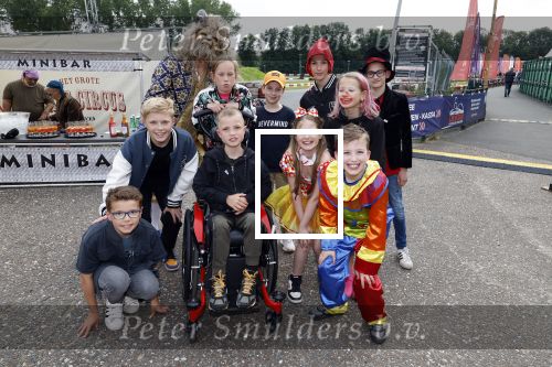 Lelystad 13 juni 2024
Rob kamphues en Jan Jaap v Roon organiseren met stichting groot hart een event , het grote race circus komt eraan, op de kartbaan in Lelystad .  Patrick Stoof is de presentator en ook Jack Plooij draagt zijn steentje bij.