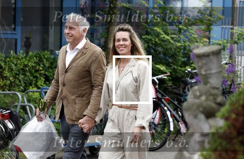 Amsterdam 4 juni 2024
Boekpresentatie Debbie de Jong van B&B Vol liefde . Suus Schenk met partner