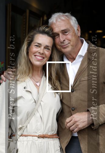 Amsterdam 4 juni 2024
Boekpresentatie Debbie de Jong van B&B Vol liefde . Suus Schenk met partner