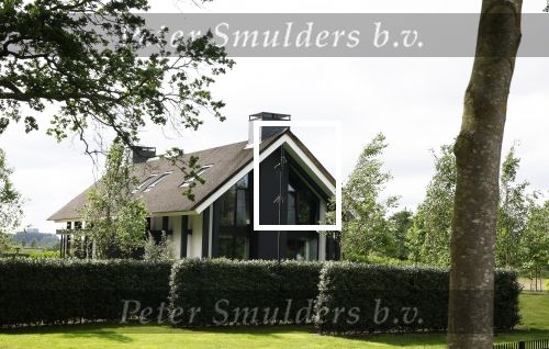 Amstelveen 30 mei 2024
Het huis / villa van Sven Kramer en Naomi v As aan de Amstel.