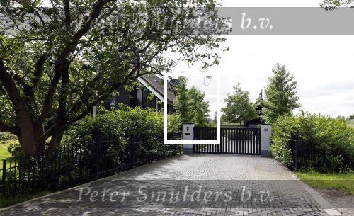 Amstelveen 30 mei 2024
Het huis / villa van Sven Kramer en Naomi v As aan de Amstel.