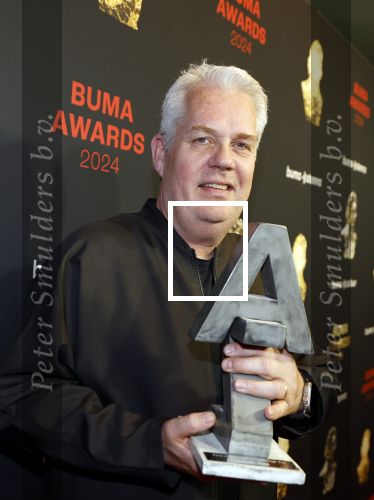 Amsterdam 3 juni 2024
Thomas Acda  met partner bij Buma awards in de schouwburg  in Amsterdam . Thomas won the Lennaert Nijgh prijs
