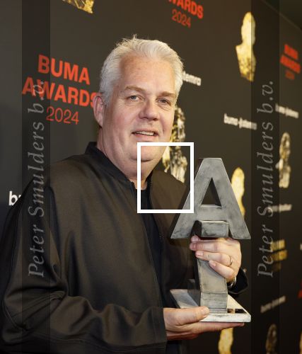 Amsterdam 3 juni 2024
Thomas Acda  met partner bij Buma awards in de schouwburg  in Amsterdam . Thomas won the Lennaert Nijgh prijs