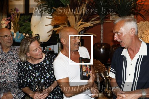 Noordwijk 25 juni 2024
Boek presentatie Timon Moll geschreven door Jan Dijkgraaf over de Familie Meiland . De presentatie was in de winkel van Montana Meiland en ook Martien Meiland en Erica Meiland waren aanwezig.