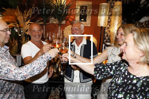 Noordwijk 25 juni 2024
Boek presentatie Timon Moll geschreven door Jan Dijkgraaf over de Familie Meiland . De presentatie was in de winkel van Montana Meiland en ook Martien Meiland en Erica Meiland waren aanwezig.