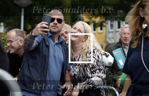 Zeewolde 29 mei 2024
Wesley Sneijder en Wesley Bronkhorst  bij muziekfeest op het plein