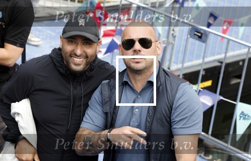 Zeewolde 29 mei 2024
Wesley Sneijder en Wesley Bronkhorst  bij muziekfeest op het plein. Wesley Sneijder met goede vriend Reduan Diba