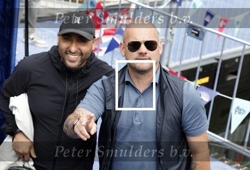 Zeewolde 29 mei 2024
Wesley Sneijder en Wesley Bronkhorst  bij muziekfeest op het plein. Wesley Sneijder met goede vriend Reduan Diba