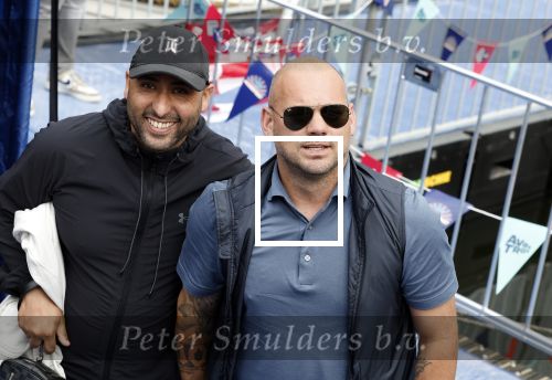Zeewolde 29 mei 2024
Wesley Sneijder en Wesley Bronkhorst  bij muziekfeest op het plein. Wesley Sneijder met goede vriend Reduan Diba
