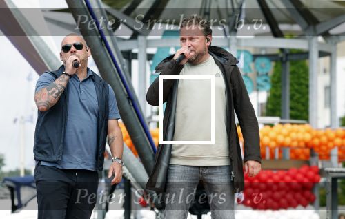 Zeewolde 29 mei 2024
Wesley Sneijder en Wesley Bronkhorst  bij muziekfeest op het plein