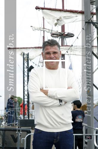Zeewolde 29 mei 2024
Wolter Kroes ruim 20 kg afgevallen bij muziekfeest op het plein.