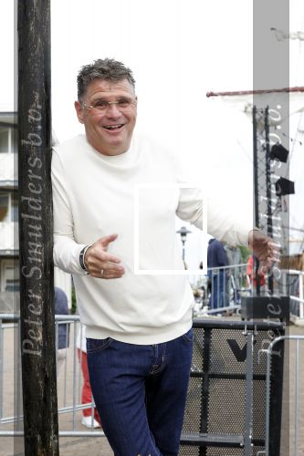 Zeewolde 29 mei 2024
Wolter Kroes ruim 20 kg afgevallen bij muziekfeest op het plein.