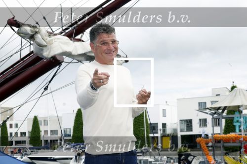 Zeewolde 29 mei 2024
Wolter Kroes ruim 20 kg afgevallen bij muziekfeest op het plein.