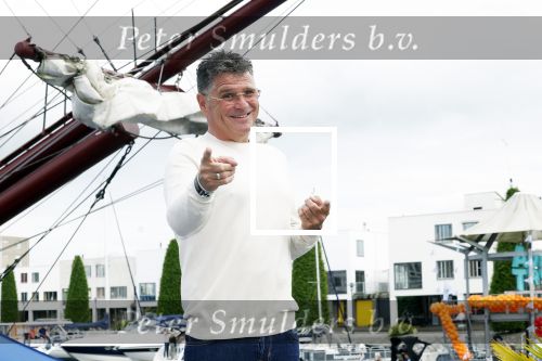 Zeewolde 29 mei 2024
Wolter Kroes ruim 20 kg afgevallen bij muziekfeest op het plein.