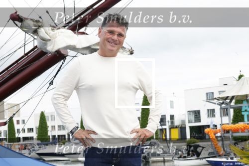 Zeewolde 29 mei 2024
Wolter Kroes ruim 20 kg afgevallen bij muziekfeest op het plein.