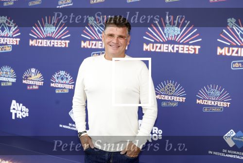 Zeewolde 29 mei 2024
Wolter Kroes ruim 20 kg afgevallen bij muziekfeest op het plein.