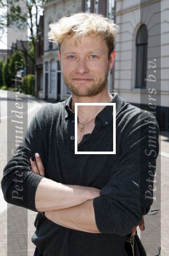 Wageningen 13 mei 2024
Presentatie musical 40-45 in hotel de Wereld met oa Soy Kroon Holly Brood Sjoerd Pleijsier Babette v Veen Kees Boot Frits Barend Dorian Bindels Gaia Aikman en Niniane Everaert. Wolter Weulink