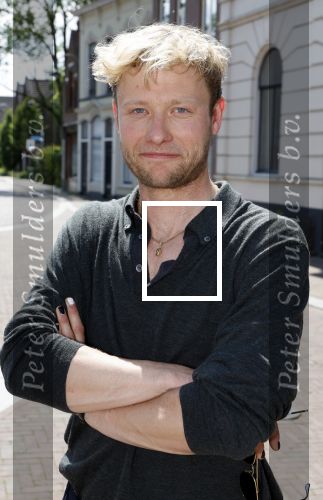 Wageningen 13 mei 2024
Presentatie musical 40-45 in hotel de Wereld met oa Soy Kroon Holly Brood Sjoerd Pleijsier Babette v Veen Kees Boot Frits Barend Dorian Bindels Gaia Aikman en Niniane Everaert. Wolter Weulink