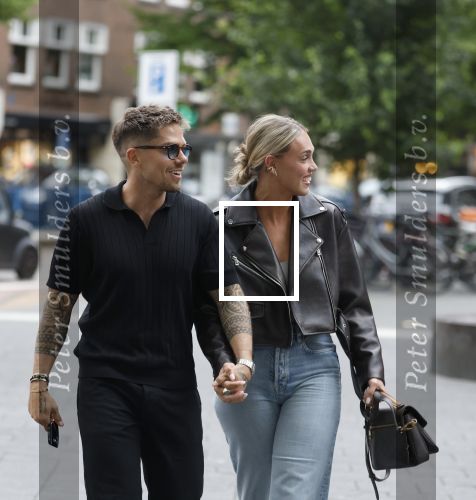 Amsterdam 26 juni 2025
Andre Hazes hand in hand met zijn nieuwe vriendin Noa Braaf op de beethovenstraat.