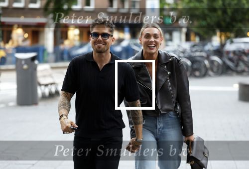 Amsterdam 26 juni 2025
Andre Hazes hand in hand met zijn nieuwe vriendin Noa Braaf op de beethovenstraat.