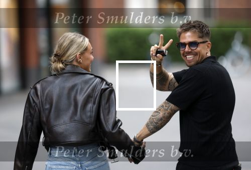 Amsterdam 26 juni 2025
Andre Hazes hand in hand met zijn nieuwe vriendin Noa Braaf op de beethovenstraat.