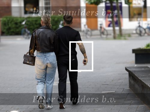 Amsterdam 26 juni 2025
Andre Hazes hand in hand met zijn nieuwe vriendin Noa Braaf op de beethovenstraat.